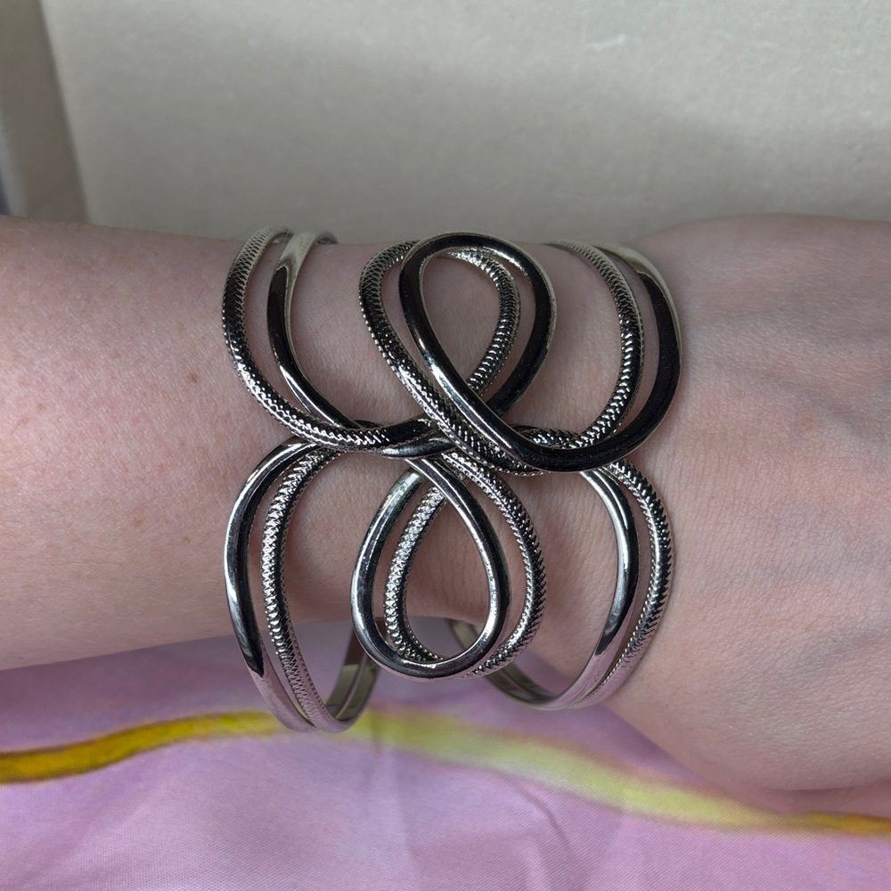 🛍️ 4/$20❗️ Large Silver Women's Bracelet